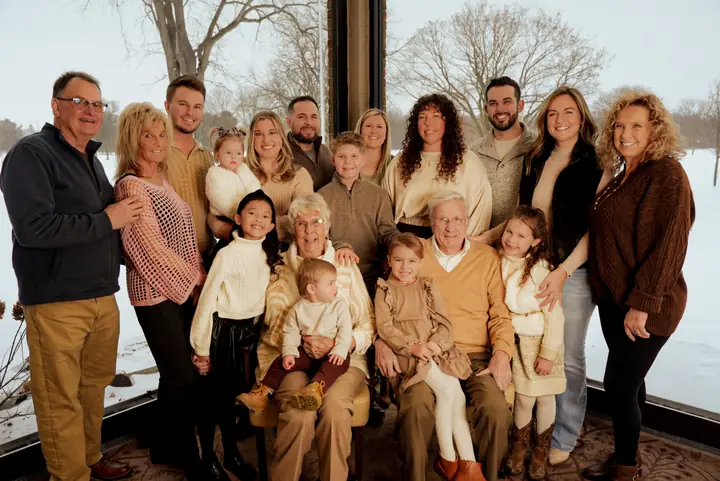 Family — Family — extended family, winter