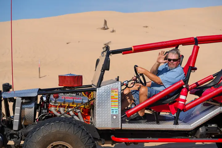 Sports & Action — Action — dune buggy